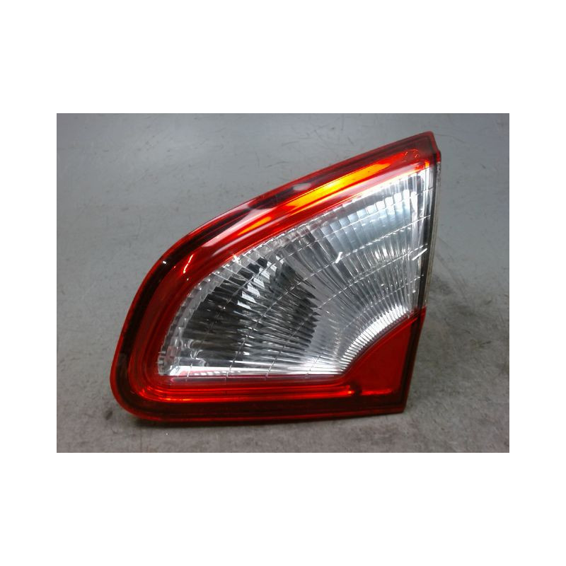 FEU ARRIERE INTERIEUR DROIT NISSAN QASHQAI