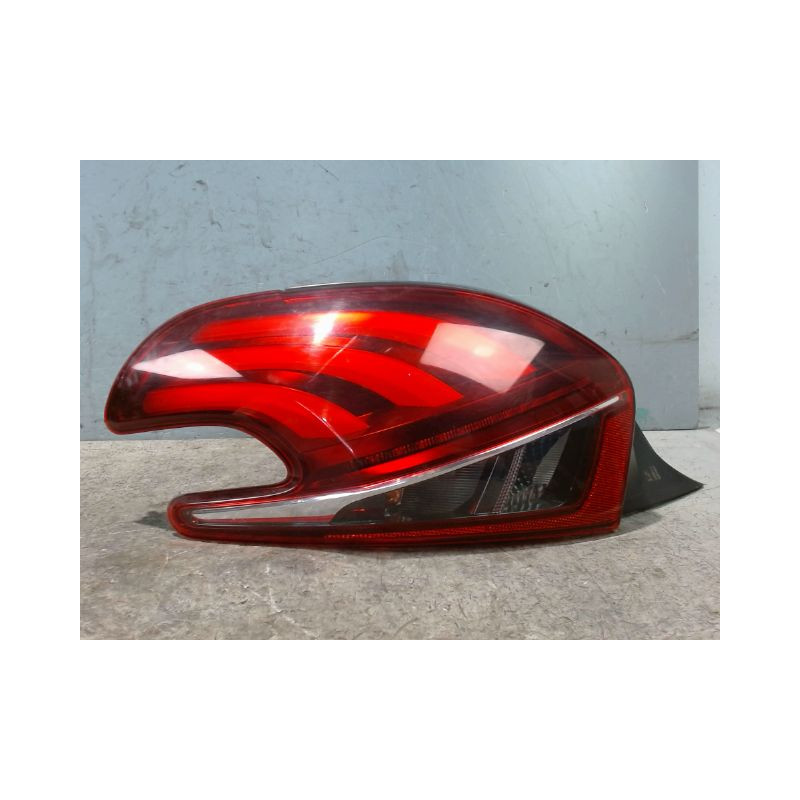 FEU ARRIERE GAUCHE  PEUGEOT 208
