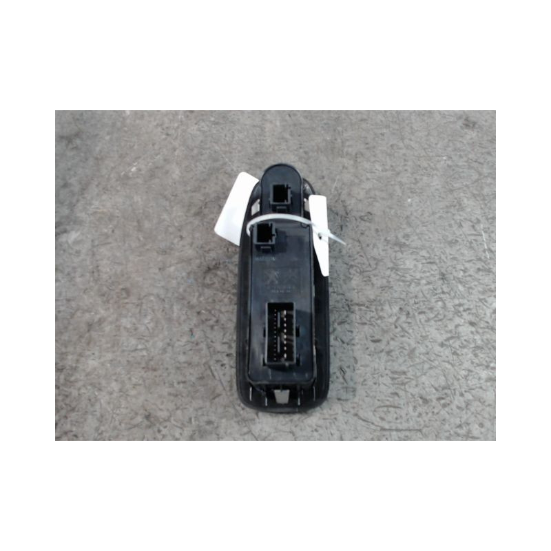COMMANDE LEVE-GLACE PORTE AVG PEUGEOT 208