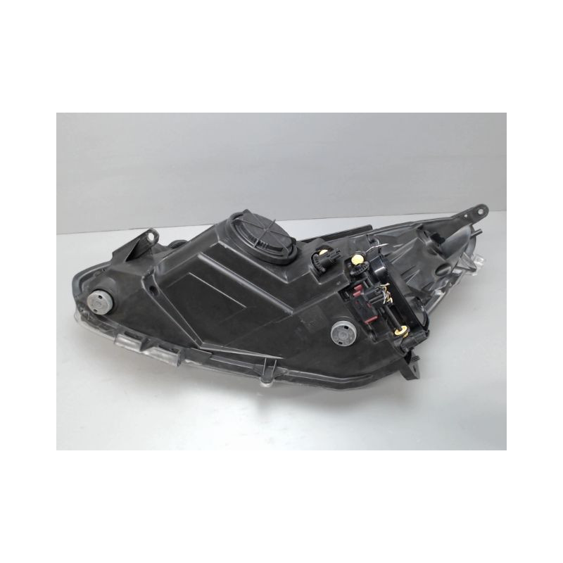 PHARE DROIT OPEL CORSA