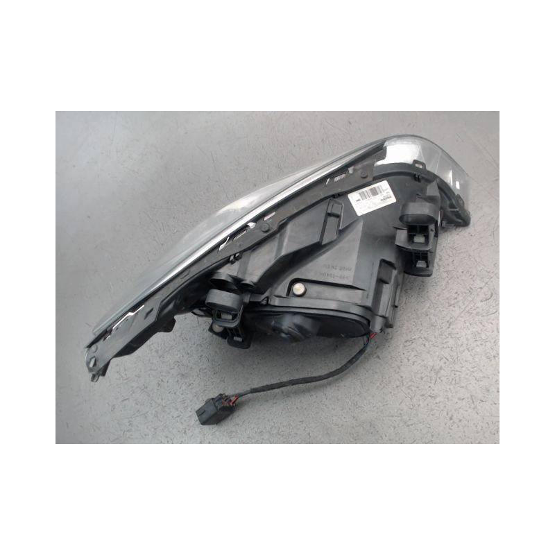PHARE GAUCHE VOLVO V60