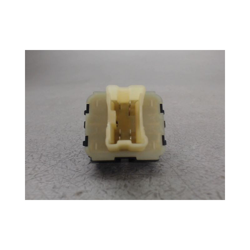 COMMANDE LEVE-GLACE PORTE AVG RENAULT CLIO