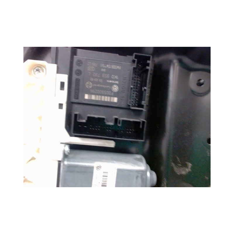 MECANISME+MOTEUR LEVE-GLACE AVANT DROIT VOLKSWAGEN PASSAT 5 1.9 TDI - 8V TURBO