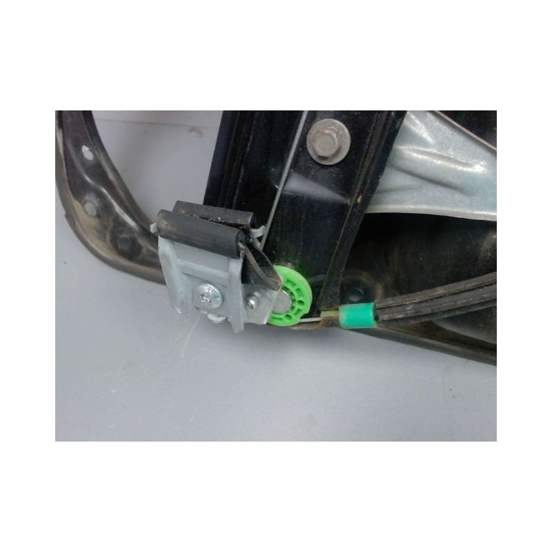 MECANISME+MOTEUR LEVE-GLACE AVANT GAUCHE VOLKSWAGEN PASSAT 5 1.9 TDI - 8V TURBO