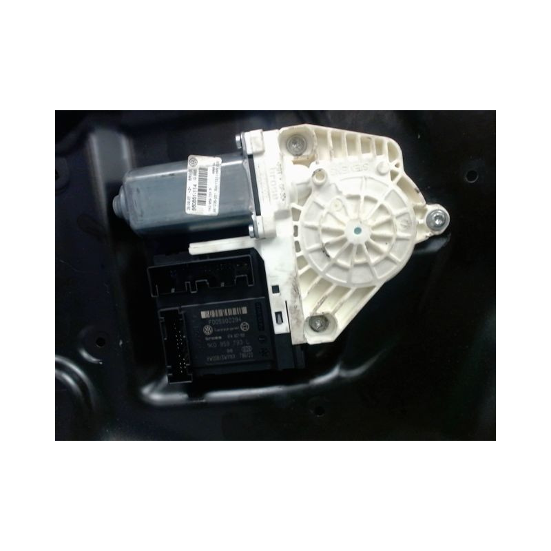MECANISME+MOTEUR LEVE-GLACE AVANT GAUCHE VOLKSWAGEN PASSAT 5 1.9 TDI - 8V TURBO
