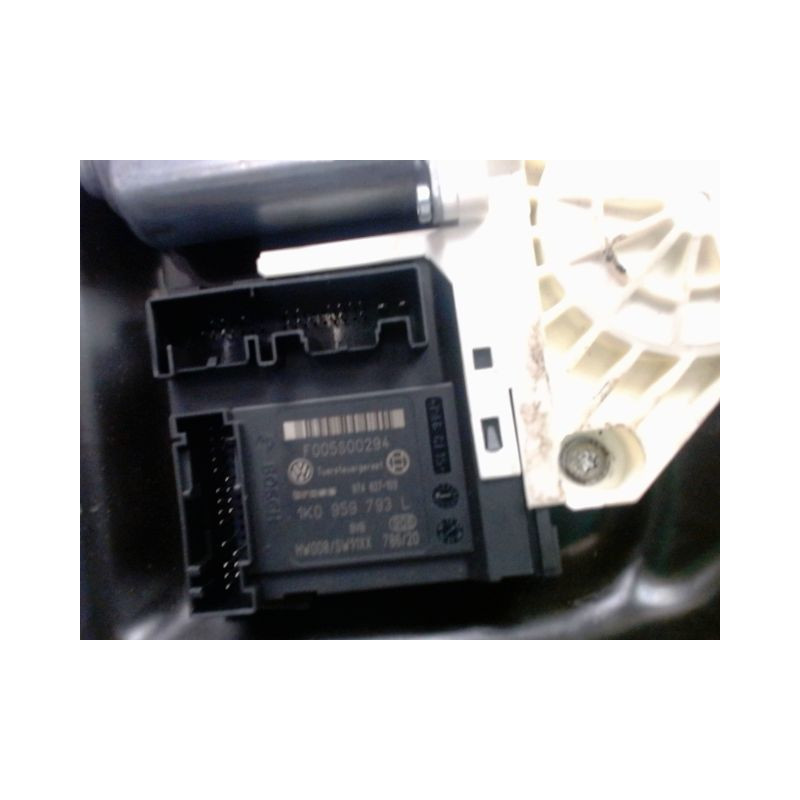 MECANISME+MOTEUR LEVE-GLACE AVANT GAUCHE VOLKSWAGEN PASSAT 5 1.9 TDI - 8V TURBO