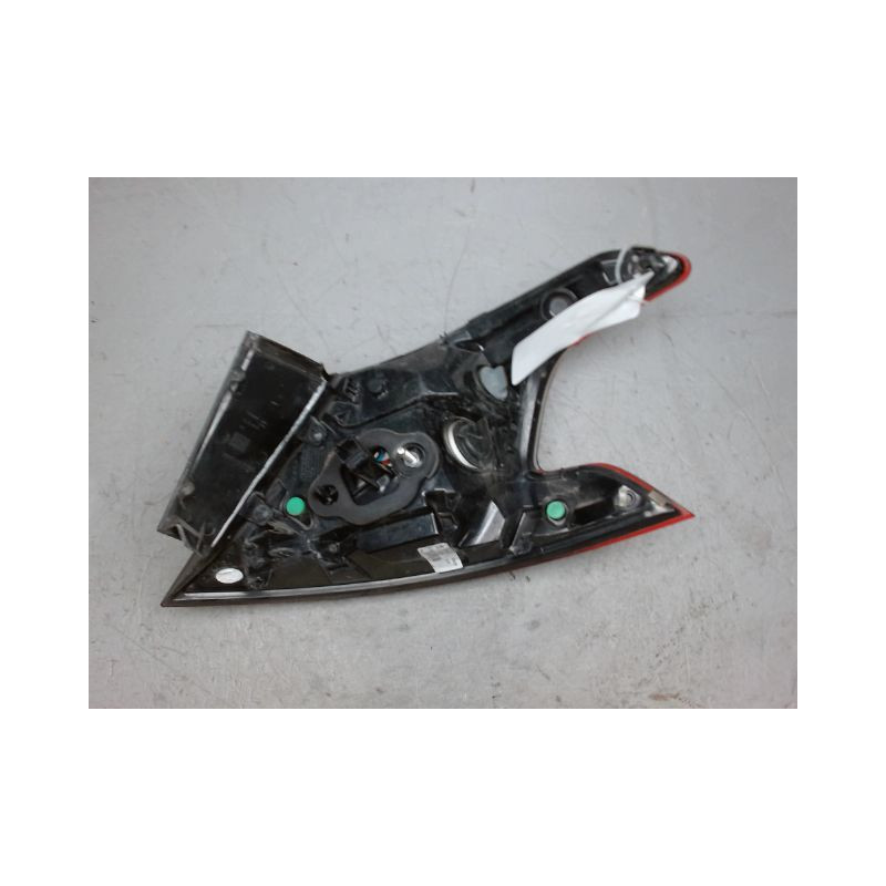 FEU ARRIERE GAUCHE  PEUGEOT 308 2011-