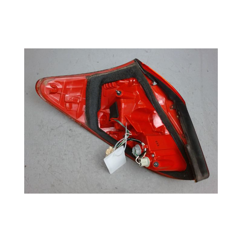 FEU ARRIERE DROIT TOYOTA RAV4