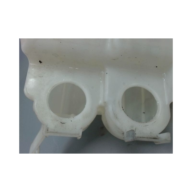 RESERVOIR LAVE-GLACE AVANT TOYOTA RAV4