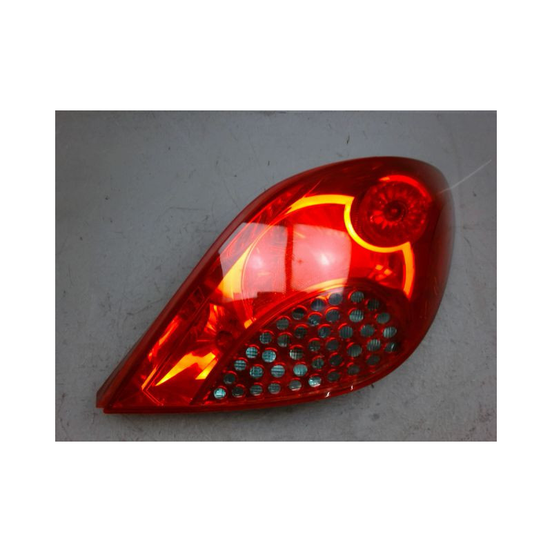 FEU ARRIERE DROIT PEUGEOT 207 ESSENCE