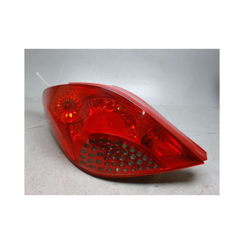 FEU ARRIERE GAUCHE  PEUGEOT 207 ESSENCE