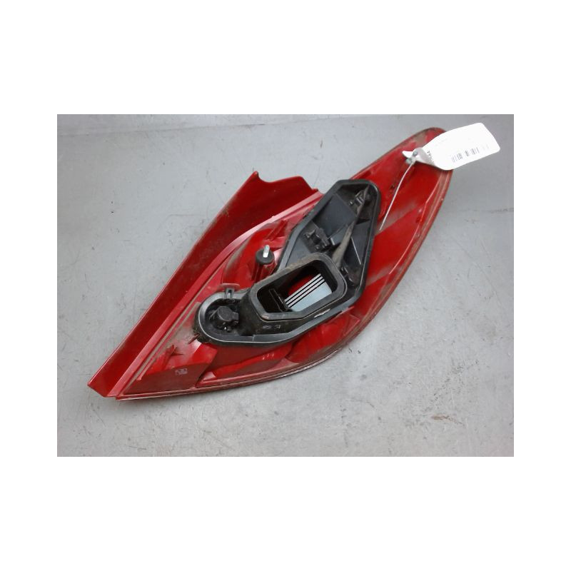 FEU ARRIERE GAUCHE  PEUGEOT 207 ESSENCE