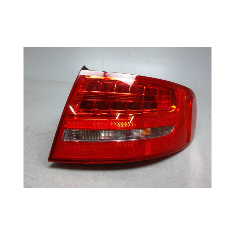 FEU ARRIERE DROIT AUDI A4