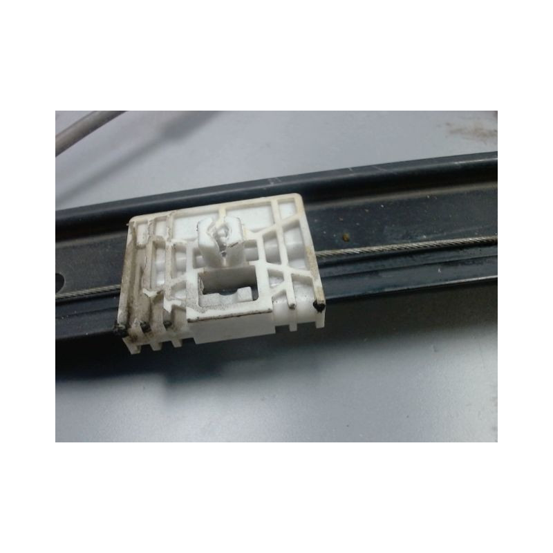 MECANISME+MOTEUR LEVE-GLACE AVANT DROIT AUDI A4 2 AVANT PHASE 2 BREAK GASOI