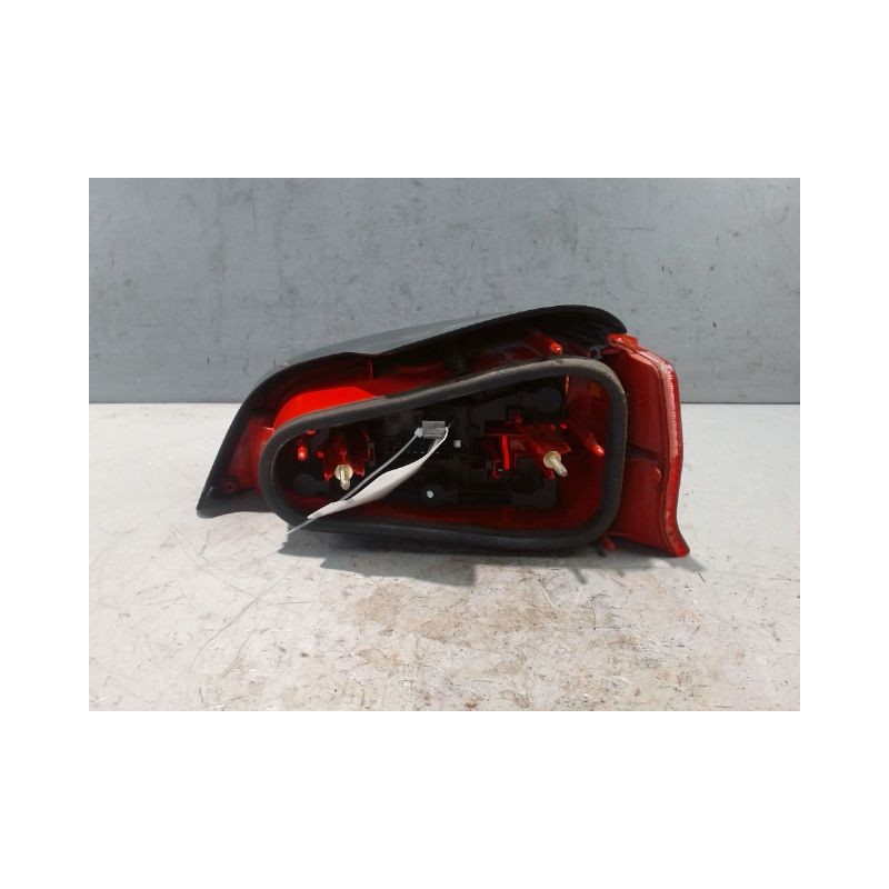 FEU ARRIERE GAUCHE  PEUGEOT 106 96-2003