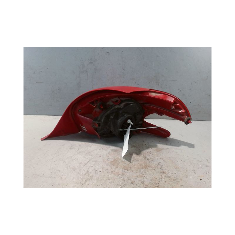 FEU ARRIERE GAUCHE  PEUGEOT 208
