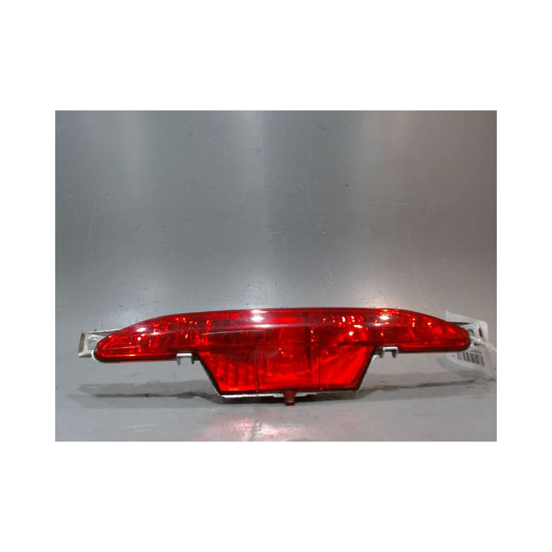 FEU BROUILLARD CENTRAL ARRIERE PEUGEOT 208