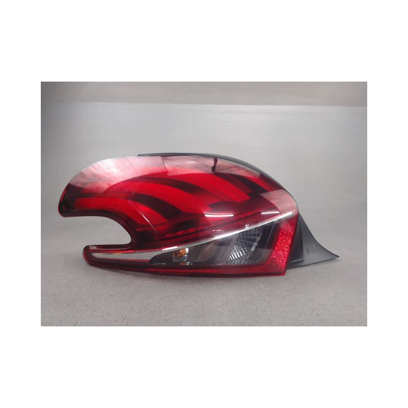 FEU ARRIERE GAUCHE  PEUGEOT 208