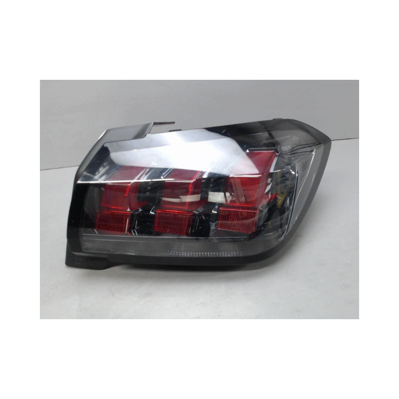 FEU ARRIERE DROIT PEUGEOT 208