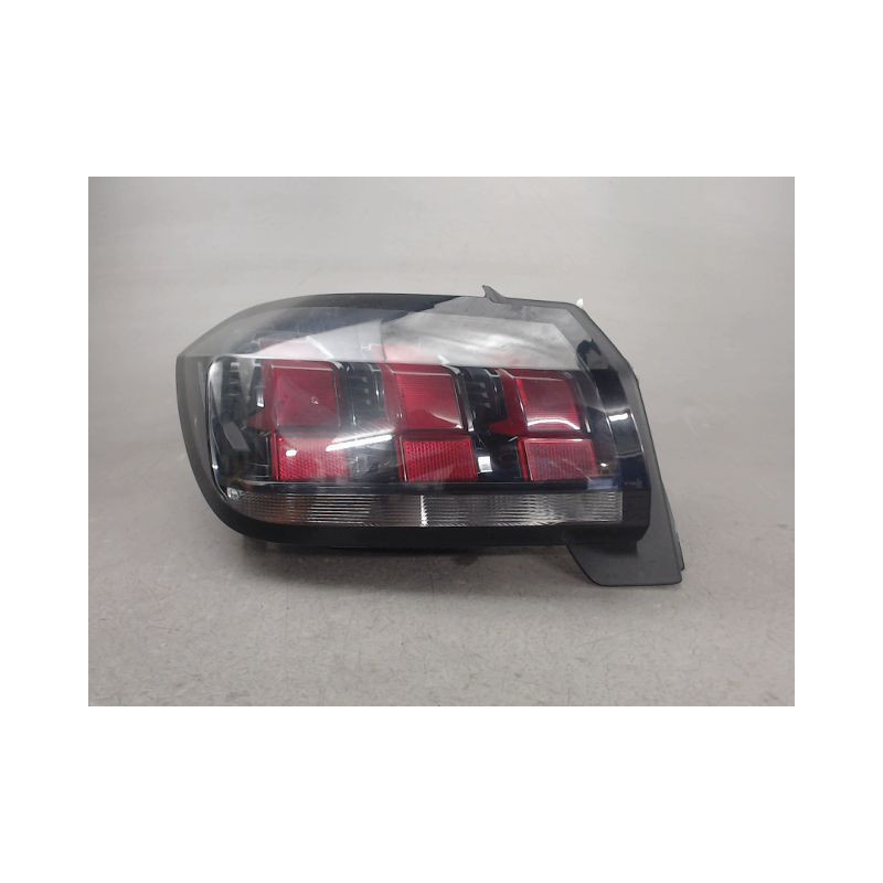 FEU ARRIERE GAUCHE  PEUGEOT 208