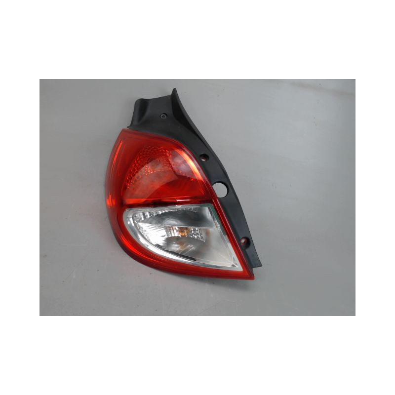 FEU ARRIERE GAUCHE  RENAULT CLIO
