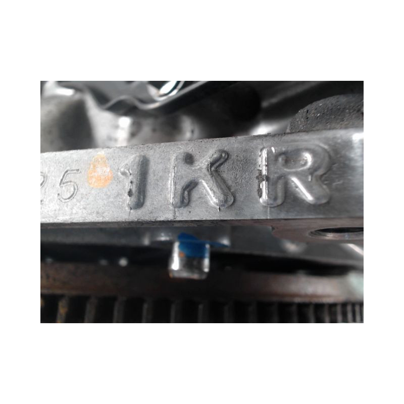 MOTEUR ESSENCE TOYOTA YARIS 1.0 VVT-i 