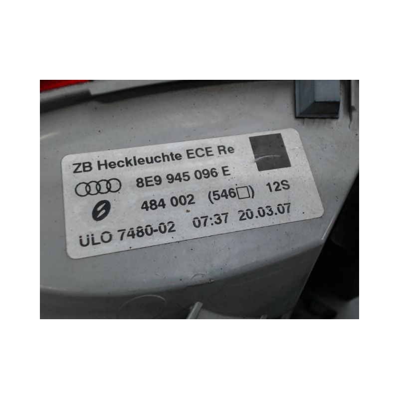 FEU ARRIERE DROIT AUDI A4