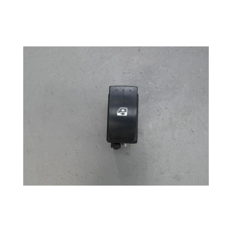 COMMANDE LEVE-GLACE PORTE AVD RENAULT CLIO