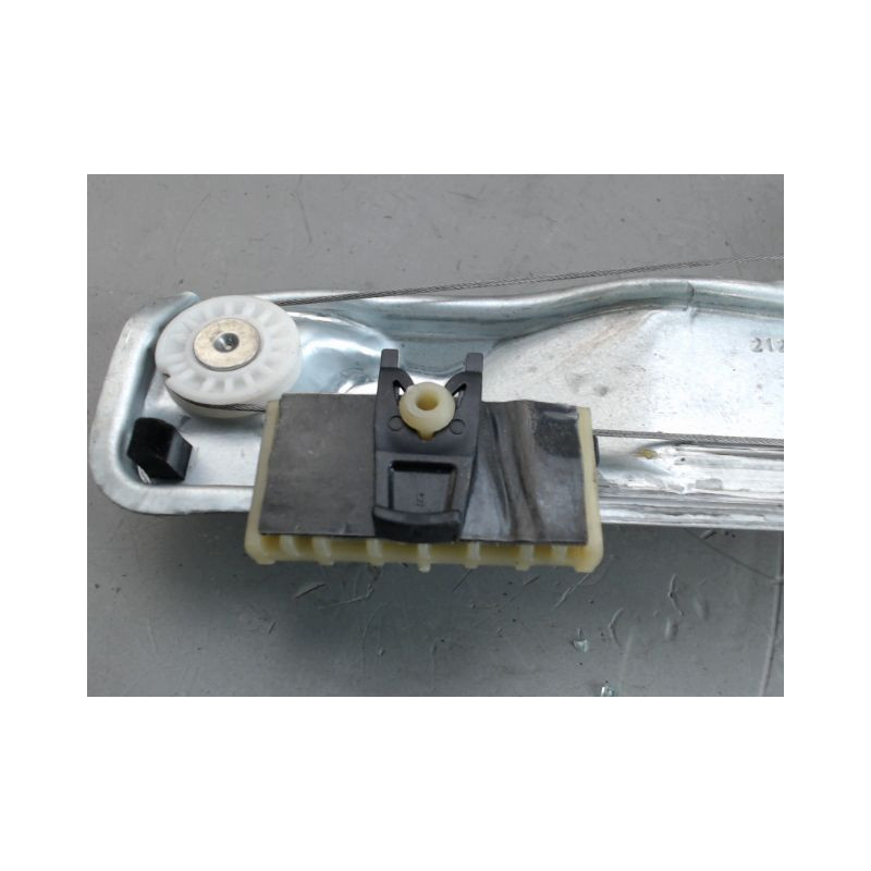 MECANISME LEVE-GLACE ARRIERE DROIT DACIA DUSTER