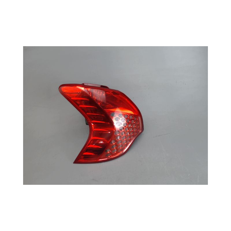 FEU ARRIERE GAUCHE  PEUGEOT 3008