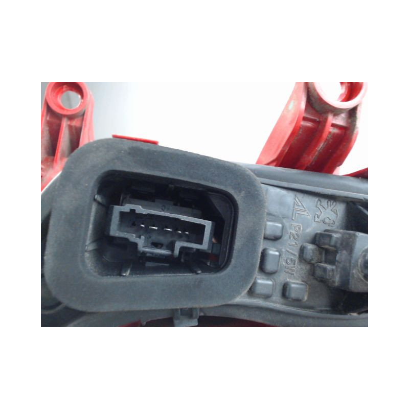 FEU ARRIERE GAUCHE  PEUGEOT 3008
