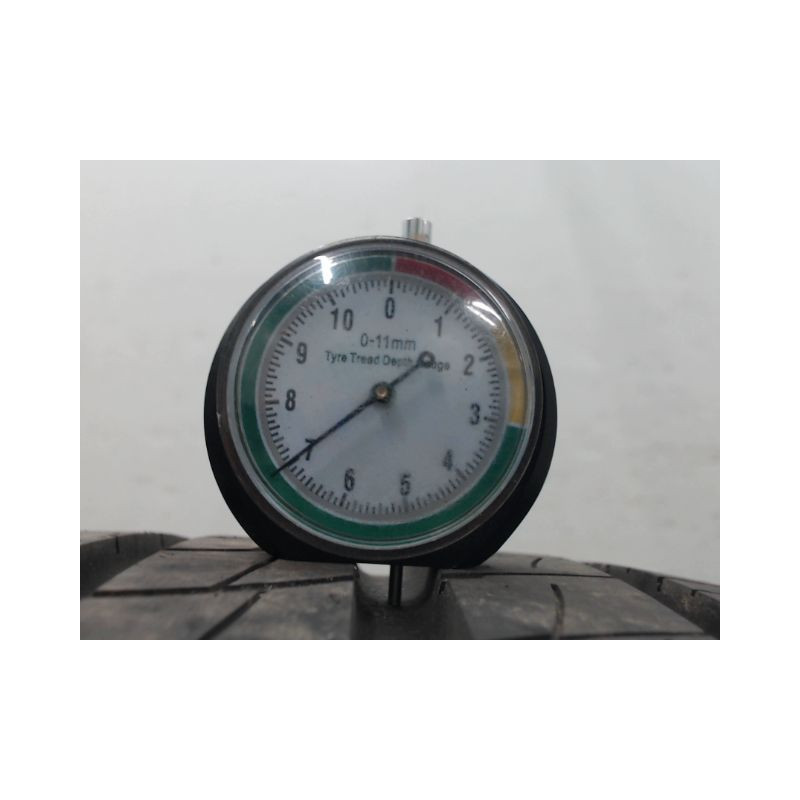 Paire de pneus NORAUTO PREVENSYS 5 235 40 19 96 V