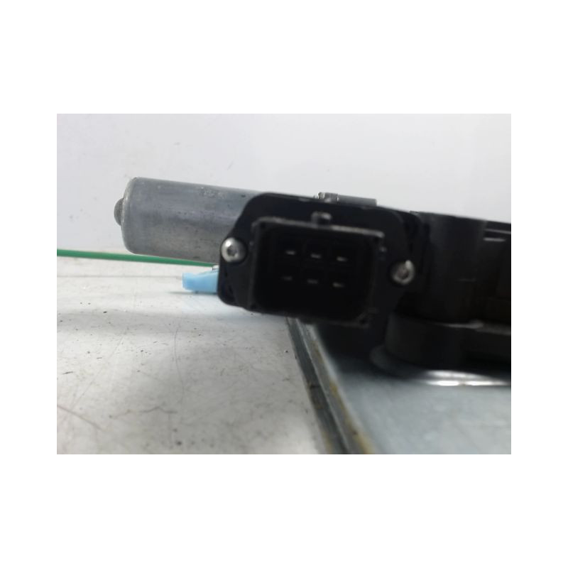 MECANISME+MOTEUR LEVE-GLACE AVANT DROIT OPEL CORSA
