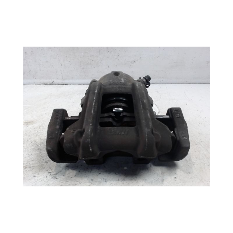ETRIER DE FREIN AVANT DROIT B.M.W. SERIE 1