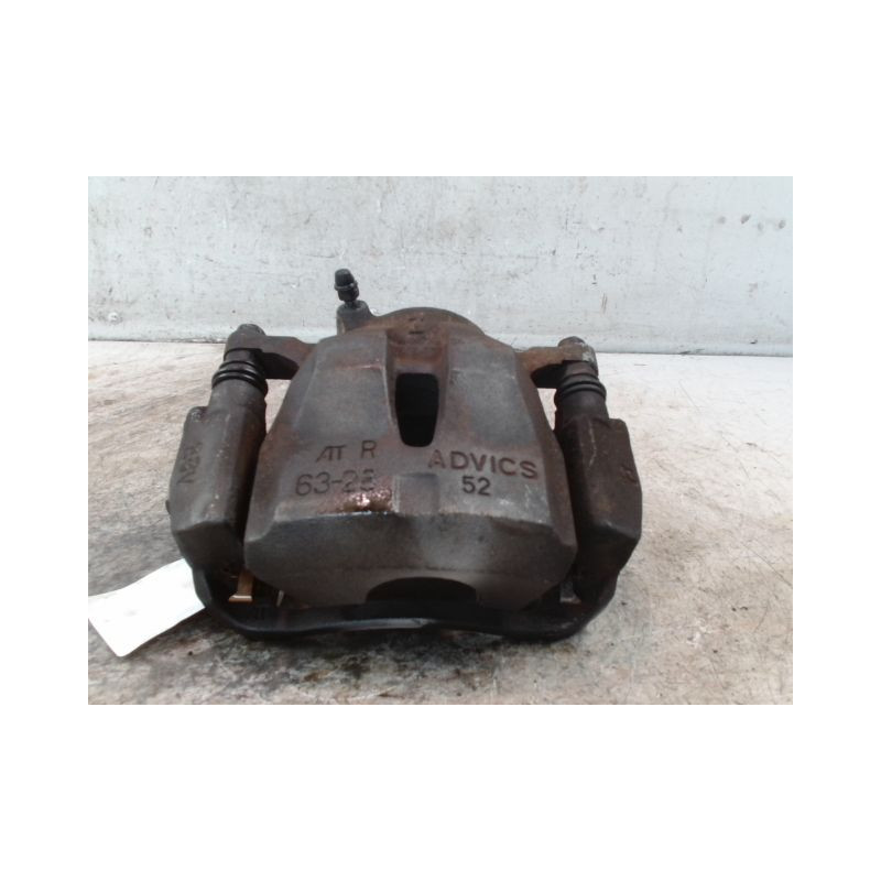 ETRIER DE FREIN AVANT DROIT TOYOTA RAV4 2006