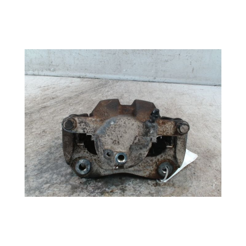 ETRIER DE FREIN AVANT DROIT TOYOTA RAV4 2006
