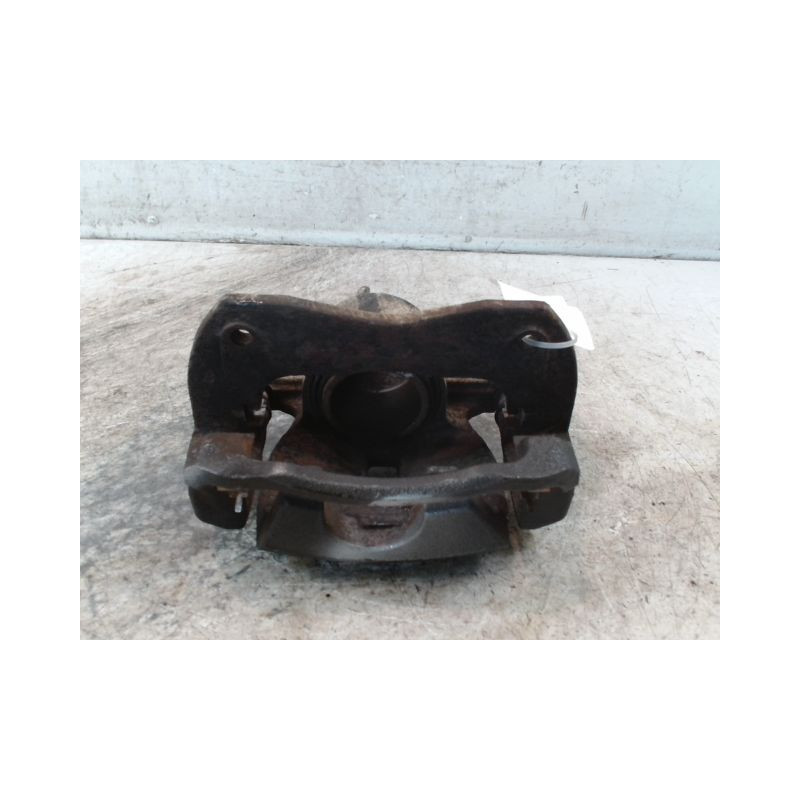 ETRIER DE FREIN AVANT DROIT TOYOTA RAV4 2006