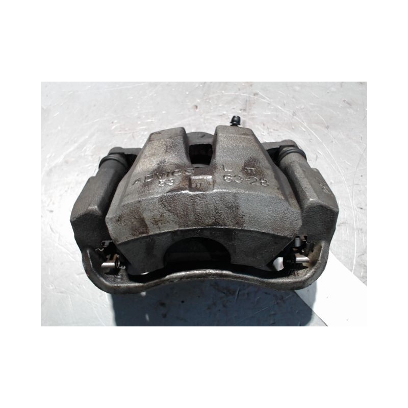 ETRIER DE FREIN AVANT GAUCHE TOYOTA AURIS 2010-