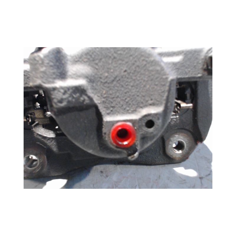 ETRIER DE FREIN AVANT GAUCHE TOYOTA AURIS 2010-