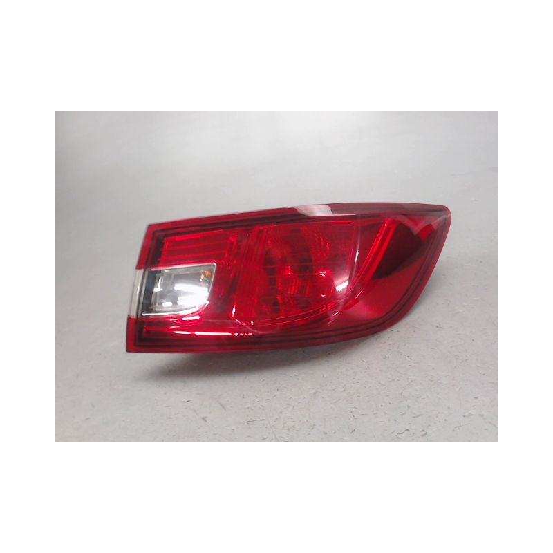 FEU ARRIERE DROIT RENAULT CLIO