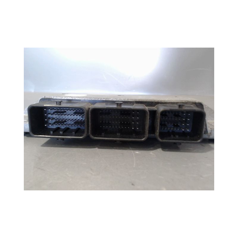 CALCULATEUR MOTEUR RENAULT CLIO