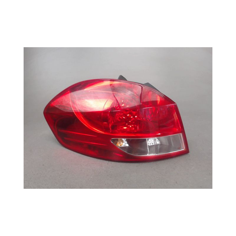 FEU ARRIERE GAUCHE  RENAULT CLIO