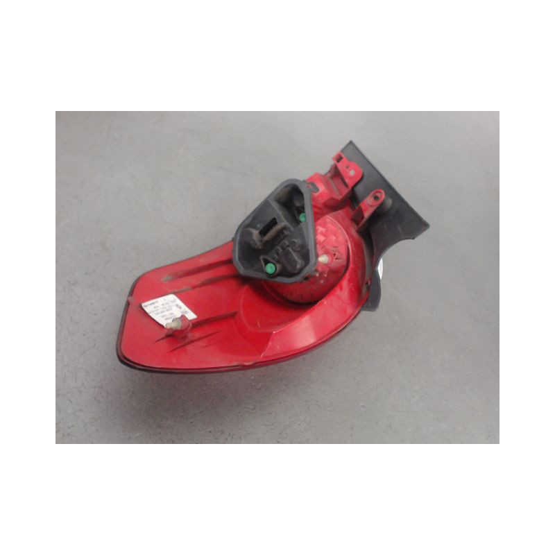 FEU ARRIERE GAUCHE  RENAULT CLIO