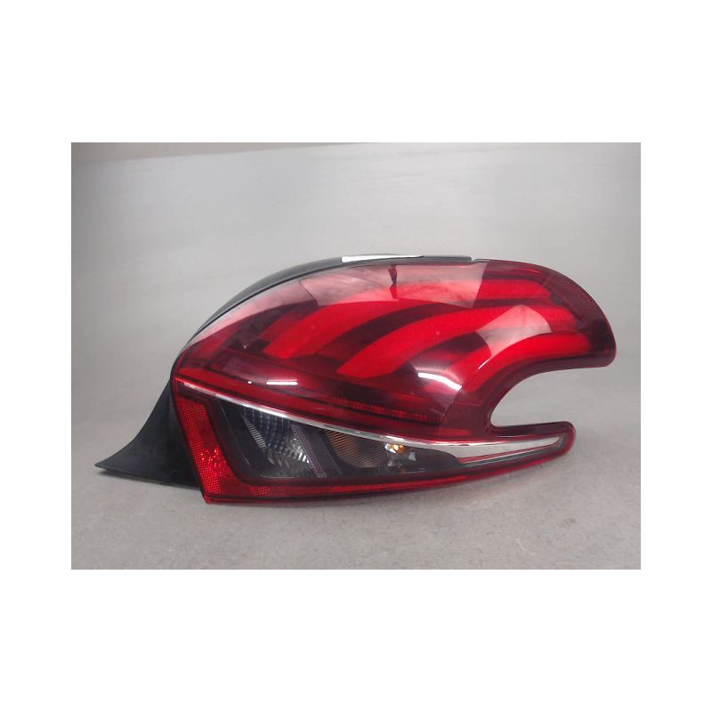 FEU ARRIERE DROIT PEUGEOT 208