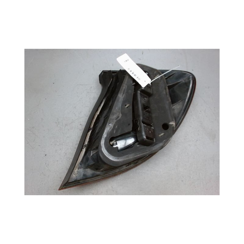 FEU ARRIERE GAUCHE  MERCEDES CLASSE C 203 PHASE 1 C 220 2.2