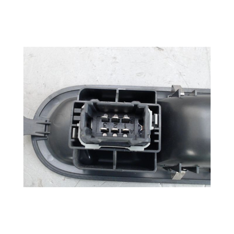 COMMANDE LEVE-GLACE PORTE AVD RENAULT CLIO