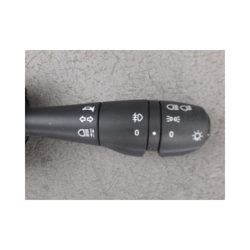 COMMANDE CLIGNOTANT DACIA DOKKER