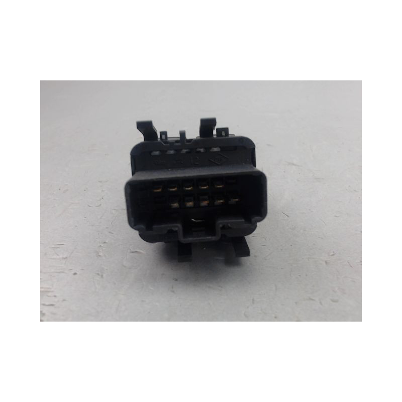 COMMANDE LEVE-GLACE PORTE AVD RENAULT KANGOO