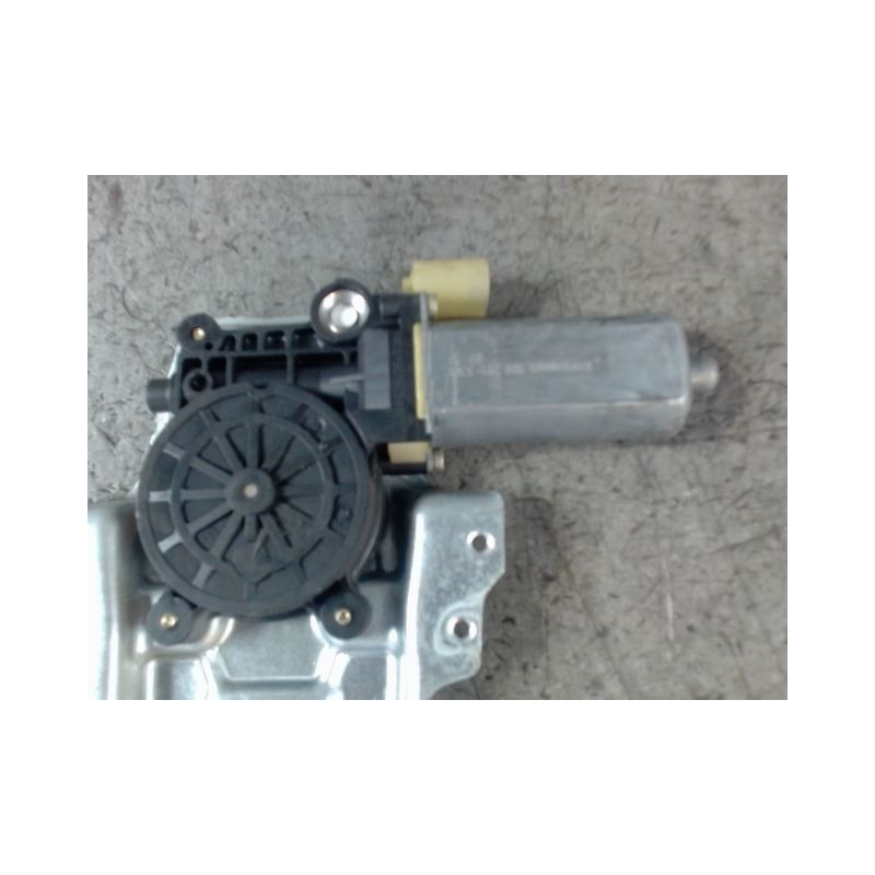 MECANISME+MOTEUR LEVE-GLACE AVANT DROIT TOYOTA YARIS