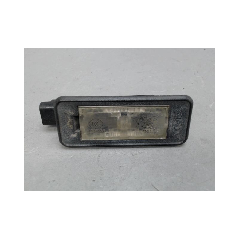 ECLAIREUR PLAQUE DE POLICE DROIT PEUGEOT 208